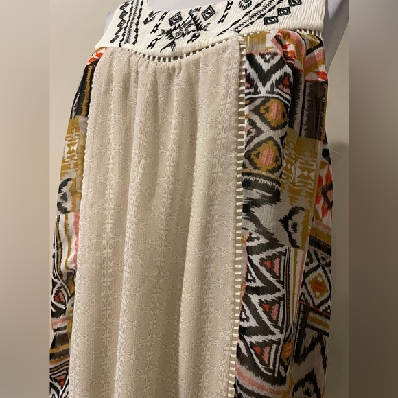 REWIND | Patterned Sleeveless Embroidered Lined Mini Dress - Picture 7 of 10